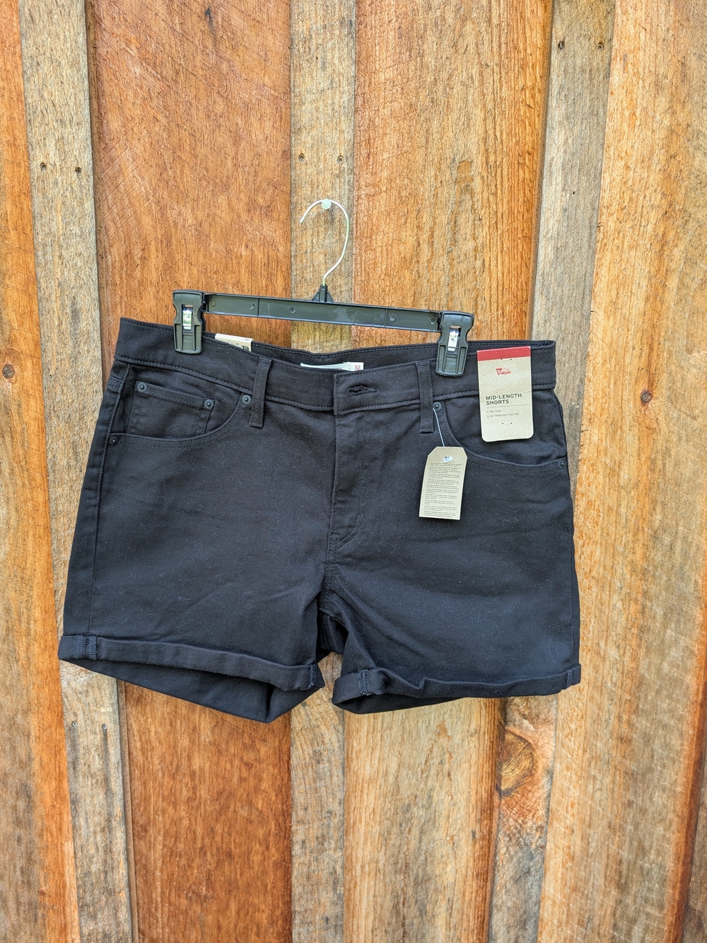 Levi's Women's Black Mid-Rise Cuffed Shorts